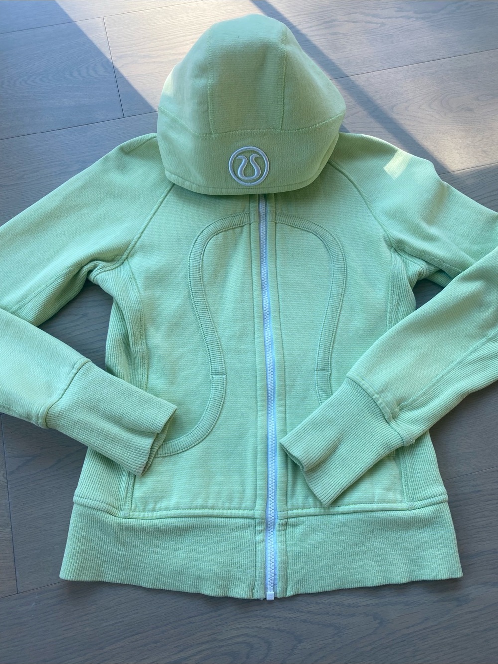 Lululemon Scuba Hoodie Mint Size 4